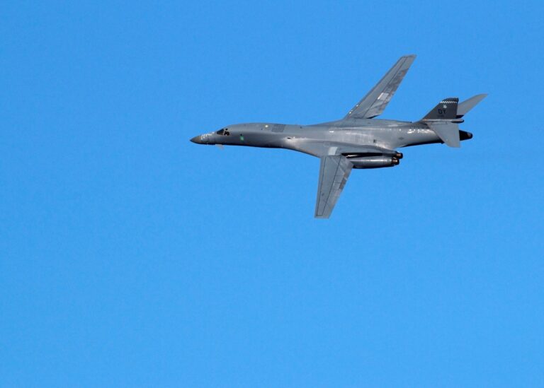 США перекинули бомбардувальники на Гуам через загрозу з боку Китаю