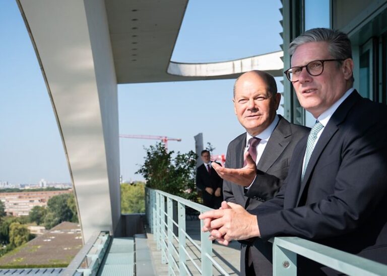 Шольц та Стармер обговорили допомогу Києву