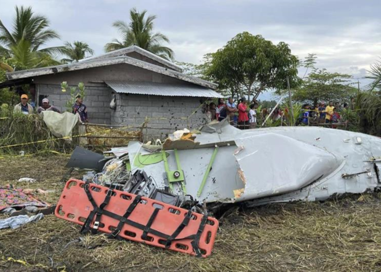 На Філіппінах розбився військовий літак США, є загиблі