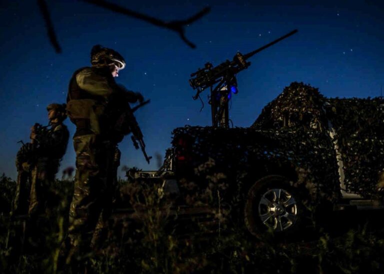 Росіяни атакували Київ: лунали вибухи, працювала ППО