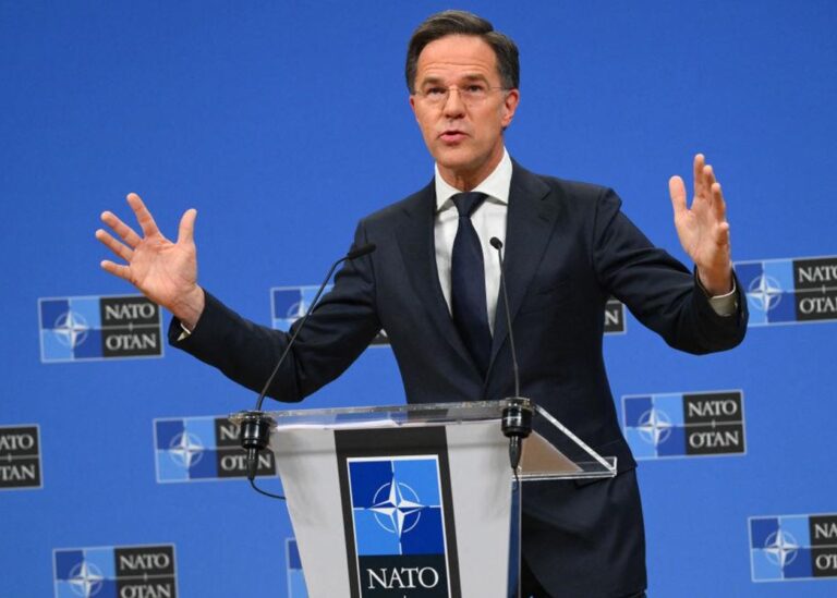 Рютте: Україні надали більше зброї, ніж їй обіцяли