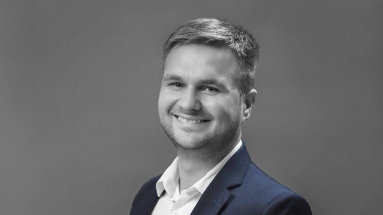 Фінансові махінації з благодійними зборами, корупція на оборонці та російський слід: що відомо про Hacken і криптобарона Дмитра Будоріна