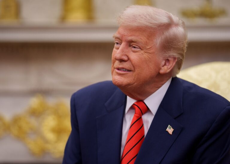 Трамп скасував фінансування Радіо Свобода і VOA