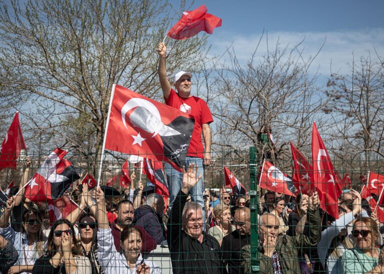 Турецька опозиція зібрала в Стамбулі масовий протест