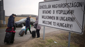 На кордоні з Угорщиною тимчасово призупинив роботу пункт пропуску “Дзвінкове – Лонья”