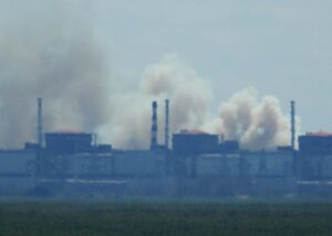 Біля Запорізької АЕС помітили сильне задимлення
