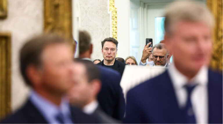 Маск попереджає: на Tesla чекають “важкі квартали” через політику Трампа