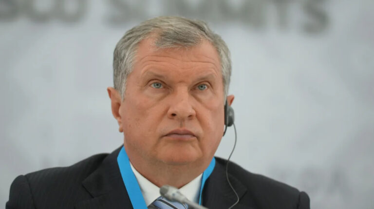 Чистий прибуток “Роснефти” впав на 68% – Сєчин