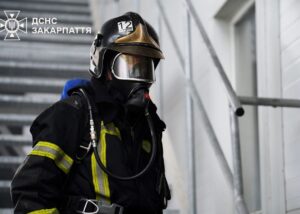 У Мукачево на третю добу загасили пожежу після удару РФ