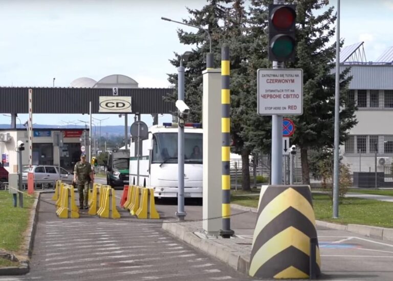 Польща видворила 15 "небезпечних" українців