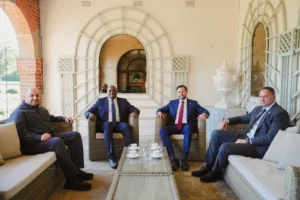 Глава МЗС Британії відзвітував про переговори з Єрмаком, Умєровим та Венсом