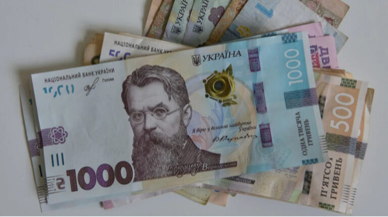В Україні гривневі кредити бізнесу та населенню зросли: доларизація скорочується
