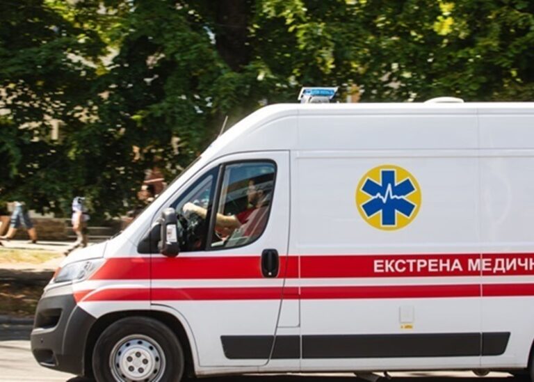 Росіян вдарили по Херсону з артилерії, постраждали комунальники