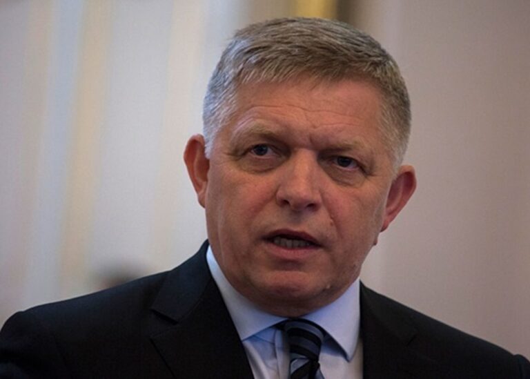 Фіцо заявив, що не обговорював з Путіним енергетичну блокаду України