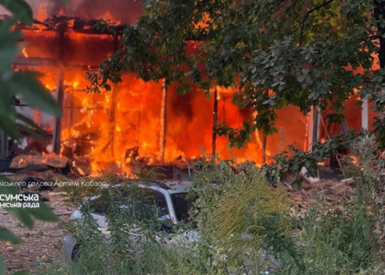 РФ вдарила по Сумах дронами, виникла пожежа