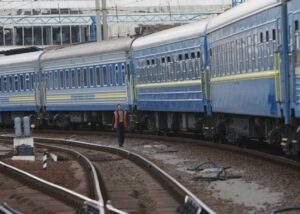 РФ вдарила по залізниці: які потяги затримуються