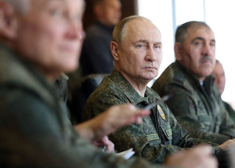 Повітряні ігри з НАТО: що задумав Путін