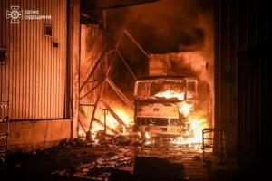 Атака на Одесу: спалахнула пожежа у складському приміщенні (фото)