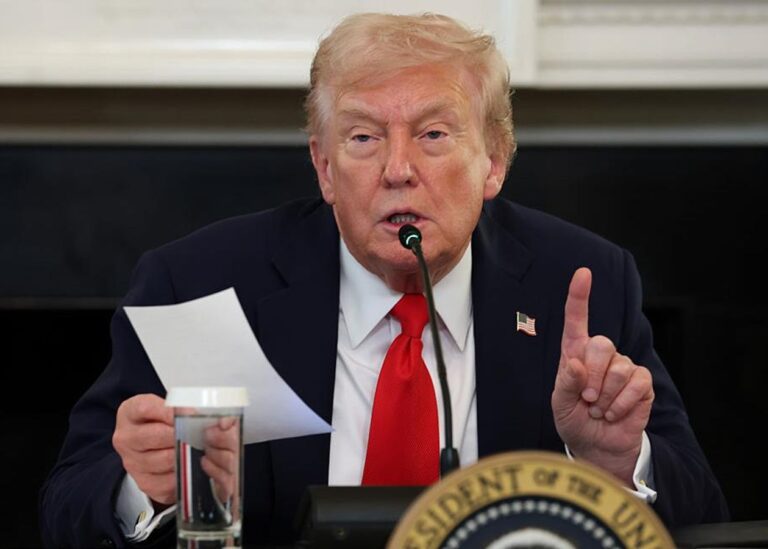 Трамп пояснив, що допомагає укладати мирні угоди