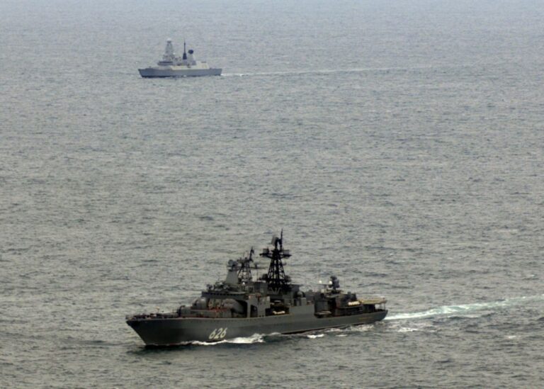 Британія перехопила російський військовий корабель у своїх водах