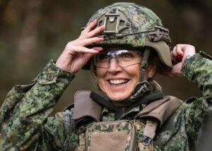 Королева Нідерландів Максима пройшла військові навчання