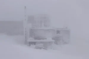 Карпати накрила негода: оголошено штормове попередження