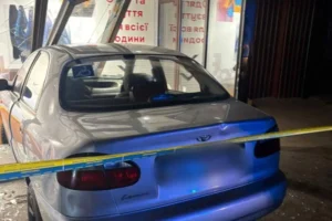 На Київщині п'яний чоловік «припаркувався» у магазині