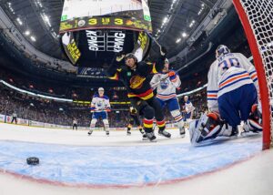 НХЛ: Ванкувер і Калгарі святкують перемоги