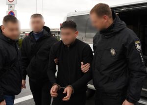 З Вірменії екстрадовано шахрая, який заробив мільйони на військових