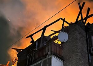 Атака РФ на Кам'янське: з'явились фото наслідків