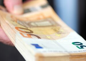 Україна вперше повернула з-за кордону кошти, вкрадені внаслідок корупції