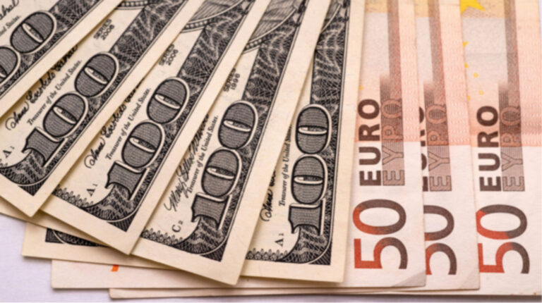 Нацбанк показав курс долара і євро на вівторок 11 листопада