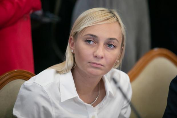 Голова фракції “Голос”, яка ініціювала підвищення виплат нардепам утричі, купила будинок у США: Що відомо про парламентарку