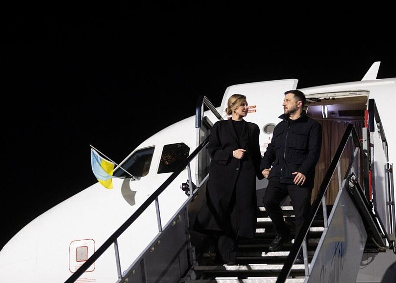 Літак Зеленського переслідували дрони - ЗМІ