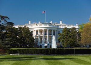 Трамп назвав суму, яку витратять на будівництво бального залу в Білому домі