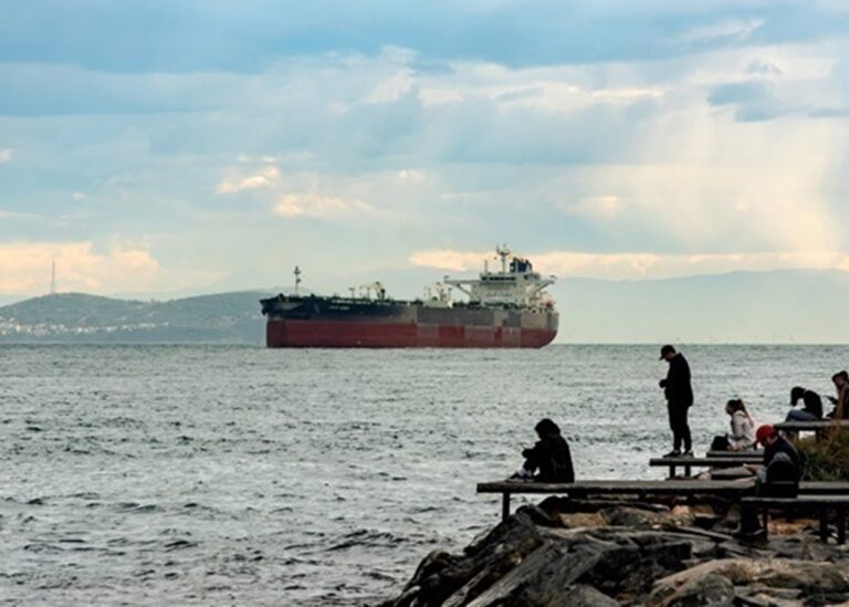 Індія продовжує активно закуповувати російську нафту – ЗМІ