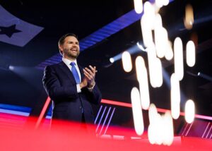 Венс різко висловився про допомогу Україні від США