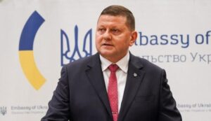 “Я зателефонував Єрмаку та попередив…”: Залужний вперше розповів про суперечки з Зеленським після початку вторгнення РФ
