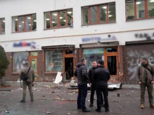 “Багато фактів уже є, організація – російська. Суспільство знатиме деталі”: Зеленський – про теракт у Львові