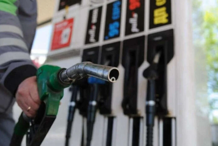 Що відбувається на ринку пального в Україні та чи достатньо запасів? Відповідь Міненерго