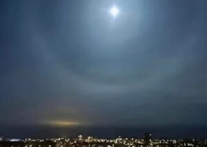 У небі над Київщиною та столицею зафіксували яскраве світіння