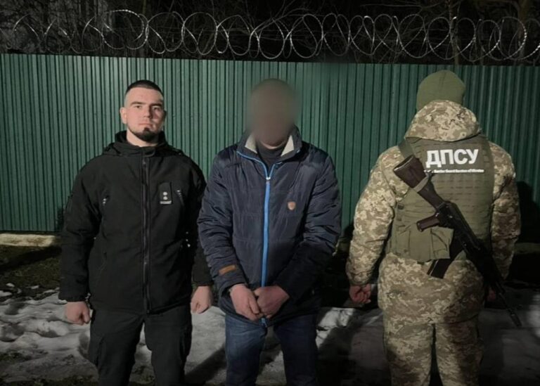 На кордоні затримали втікача-ґвалтівника у день суду щодо його справи