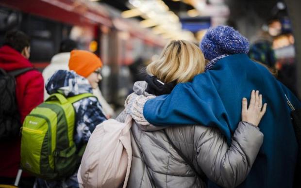 Є інтерес: Європа думає, як втримати українських біженців у себе, – соціолог