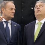 “Людей Орбана давно підозрюють у роботі на Москву”: Туск заявив, що “не казав зайвого” в присутності угорців