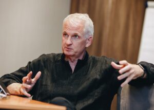 Тімоті Снайдер закликав світ припинити фінансувати війну Росії