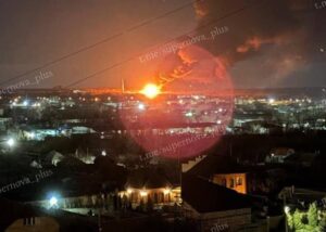 У окупантів палає нафтобаза і підстанція