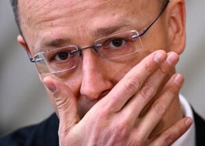 Сіярто: Затримання українських коштів – питання національної безпеки