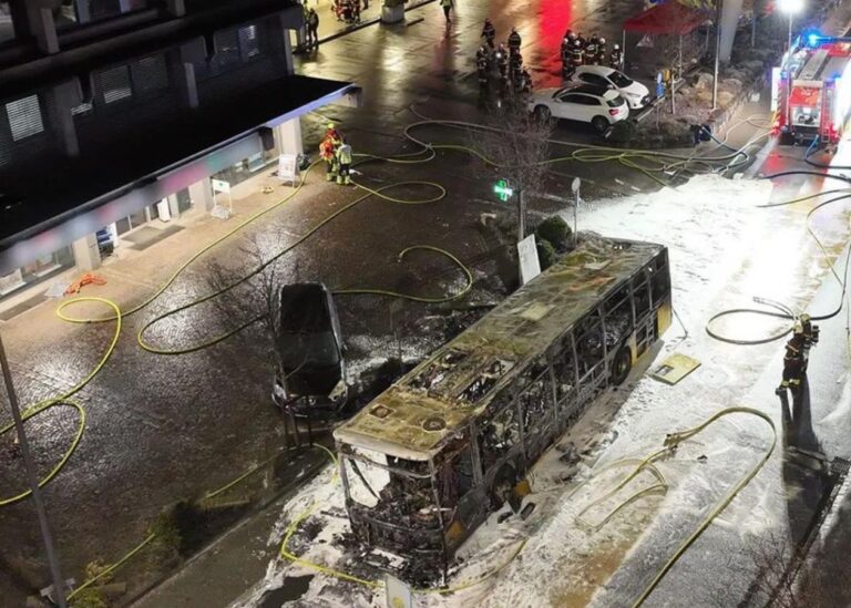 У Швейцарії згорів автобус: шестеро загиблих