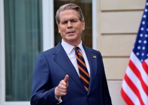 США свідомо дозволяють іранським танкерам проходити Ормузську протоку