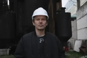 Вакарчук на зруйнованій ТЕС закликав міжнародну спільноту допомогти відновленню енергетики